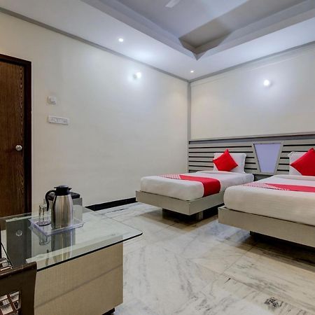 Oyo 1545 Hotel Shivani International أحمد أباد المظهر الخارجي الصورة