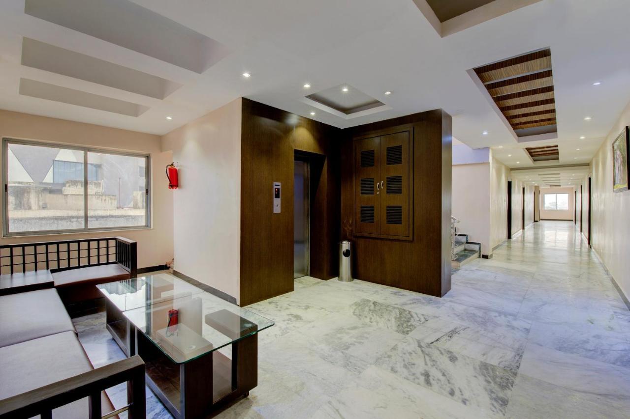 Oyo 1545 Hotel Shivani International أحمد أباد المظهر الخارجي الصورة