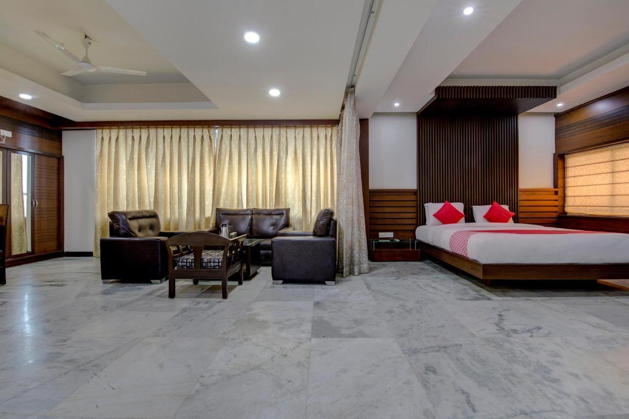 Oyo 1545 Hotel Shivani International أحمد أباد المظهر الخارجي الصورة