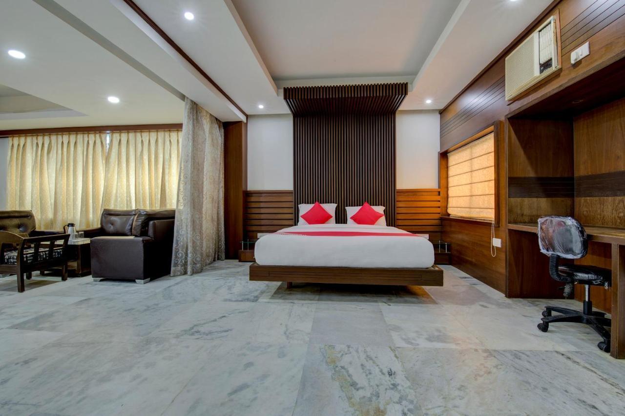 Oyo 1545 Hotel Shivani International أحمد أباد المظهر الخارجي الصورة