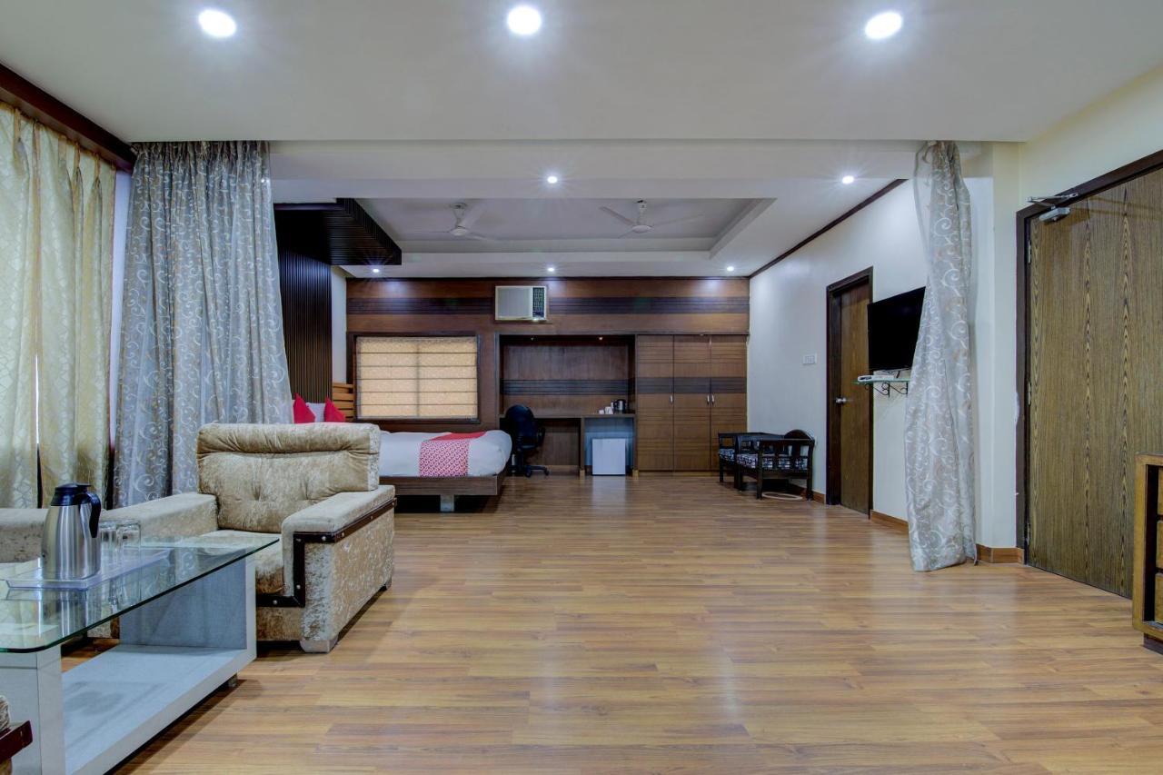 Oyo 1545 Hotel Shivani International أحمد أباد المظهر الخارجي الصورة