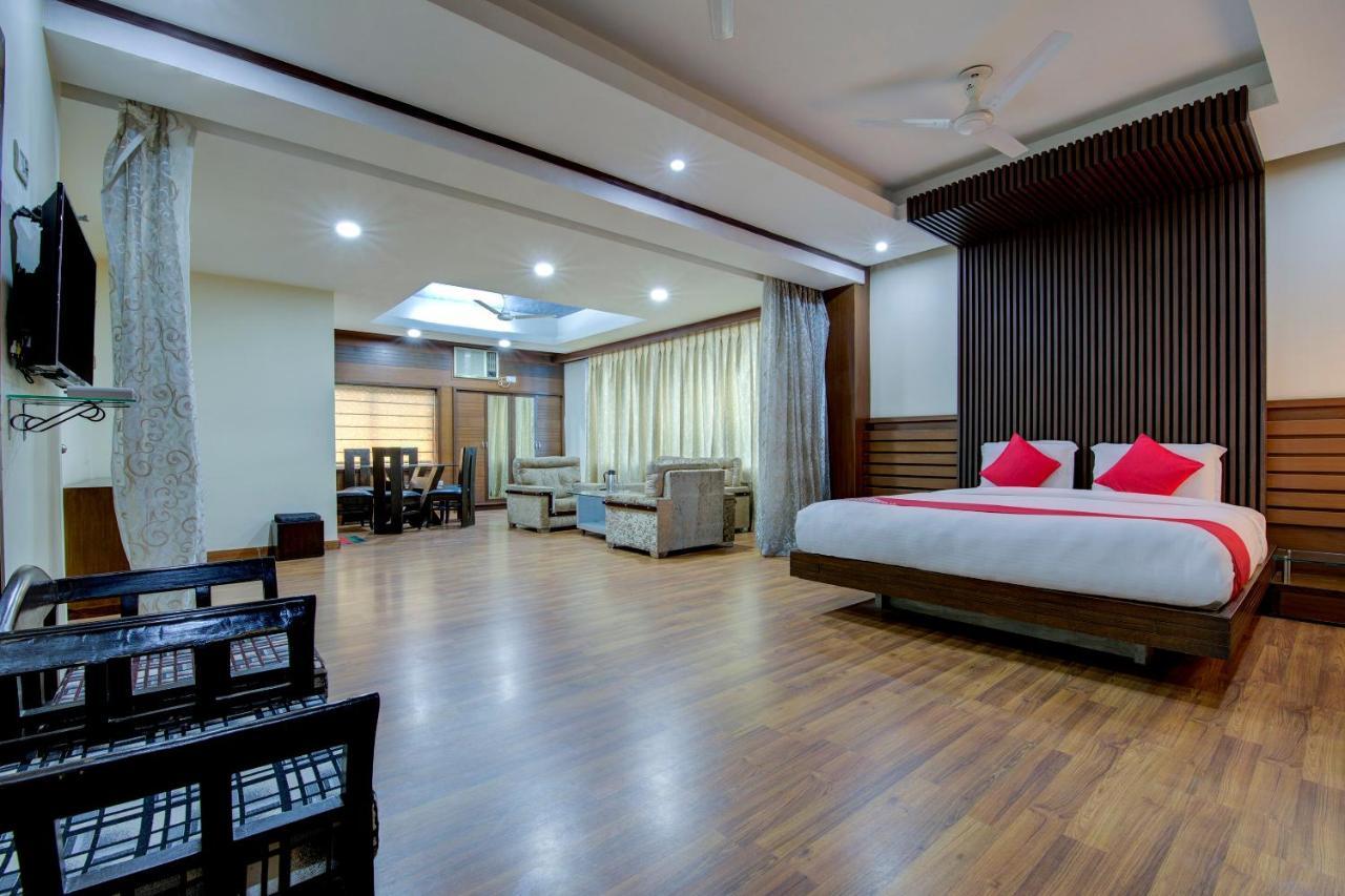 Oyo 1545 Hotel Shivani International أحمد أباد المظهر الخارجي الصورة