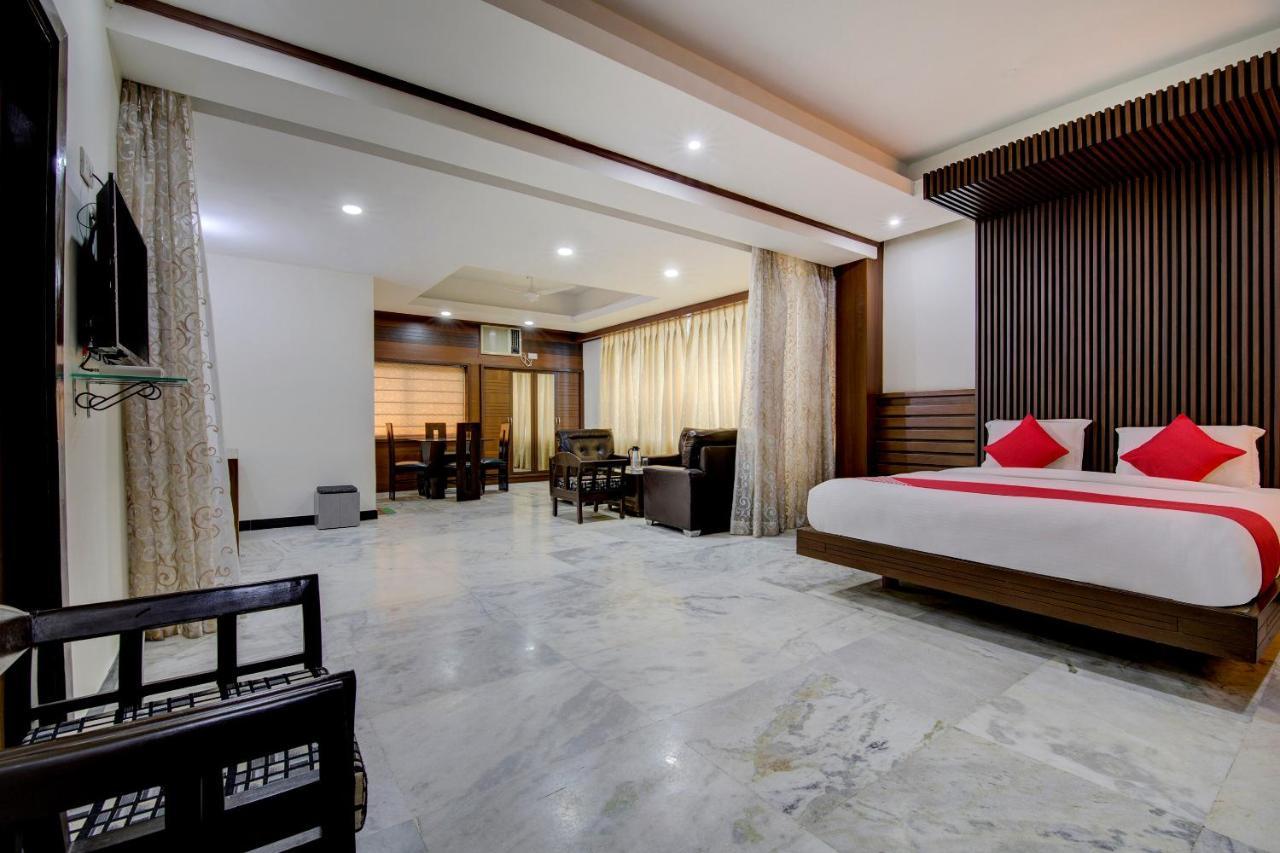 Oyo 1545 Hotel Shivani International أحمد أباد المظهر الخارجي الصورة