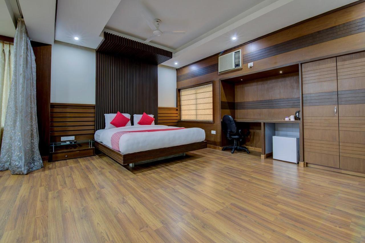 Oyo 1545 Hotel Shivani International أحمد أباد المظهر الخارجي الصورة