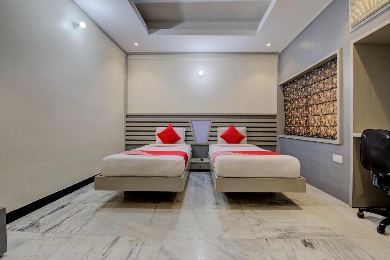 Oyo 1545 Hotel Shivani International أحمد أباد المظهر الخارجي الصورة