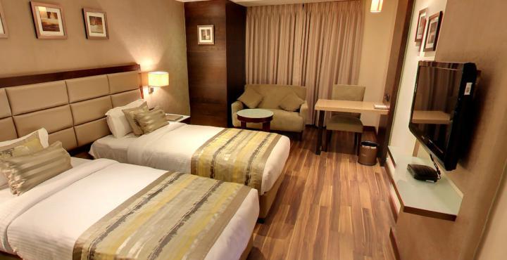 Oyo 1545 Hotel Shivani International أحمد أباد المظهر الخارجي الصورة